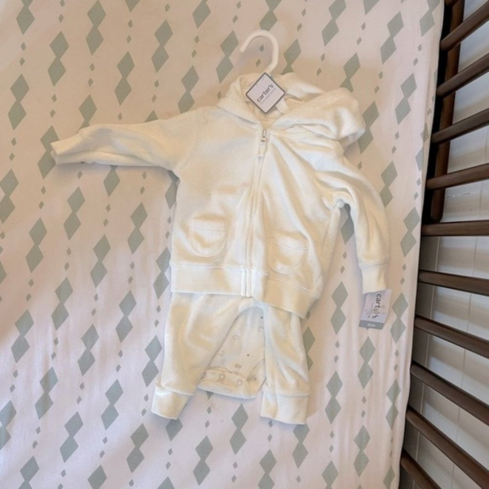 Carter’s: 6M Polar Bear Outfit, gender neutral
